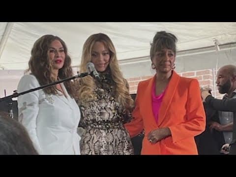 Beyoncé makes surprise appearance in downtown Houston