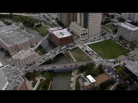 Raw video: Search happening for suspect who escaped in downtown Houston
