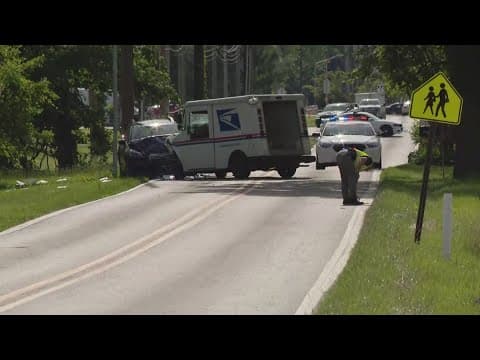 Serious crash involving postal truck on Indy's south side causes injuries