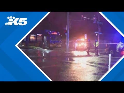 Metro bus driver dies after being stabbed near UW