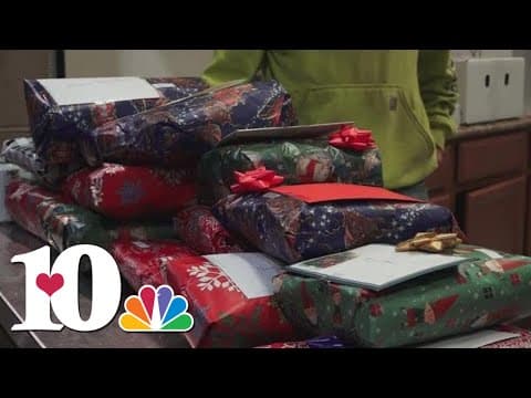 'Seems like the right thing to do' | KARM volunteers give Christmas gifts to homeless people