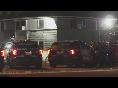 Man charged with murder after allegedly killing girlfriend, sending graphic images to family