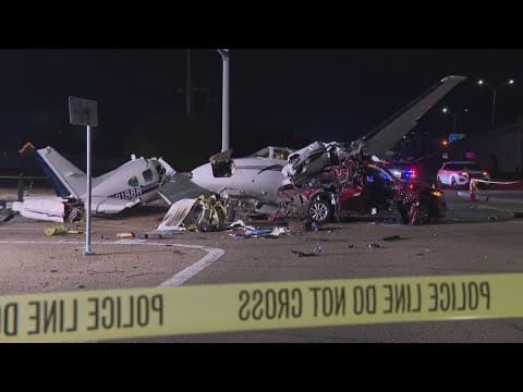 4 injured after plane crashes into 3 cars on highway in Victoria, Texas