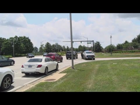 Suspect kills 2 women in Kentucky church after shooting state trooper, police say