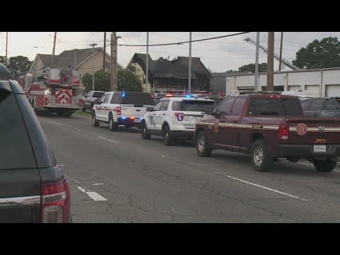 Six injured in two-alarm Metairie fire