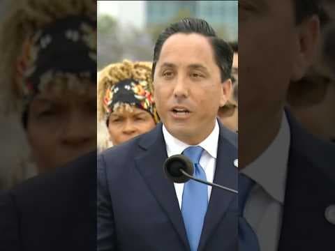 Mayoral candidate, protestors, heckle and drown out San Diego mayor’s push for homeless mega shelter