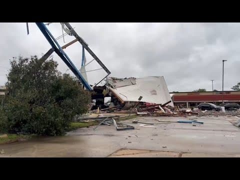 Raw video: Firestone in Katy area collapses during strong storms Wednesday morning