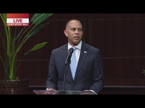 U.S. Rep. Hakeem Jeffries pays tribute to former Houston Mayor Sylvester Turner
