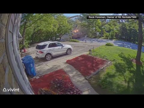 Box truck explodes in Chicago neighborhood | WATCH