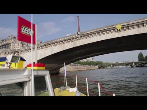 New Lego boat site seeing tour in Paris is all the rage