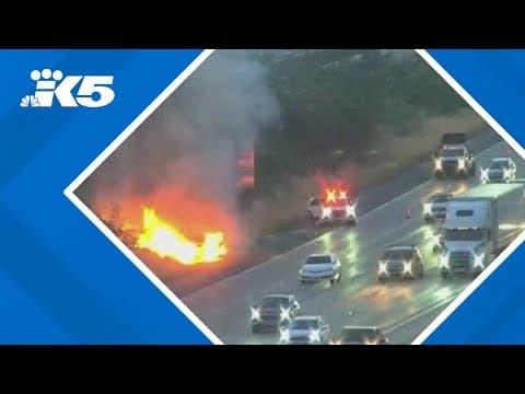 Car fire leads to brush fire in Federal Way