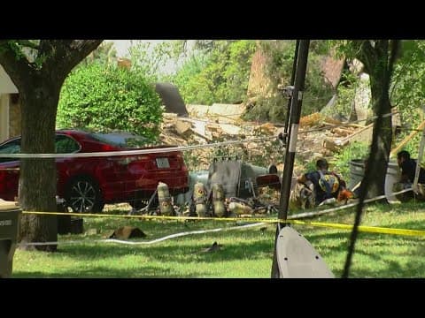 6 injured as house collapses in northwest Austin explosion