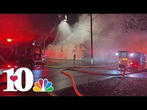 Vacant building catches fire overnight in Knoxville