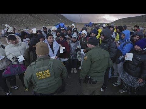 Federal immigration officials warn that a border standoff could cause thousands to be released