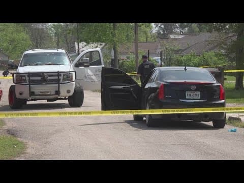 HPD: Man shot while sitting inside his vehicle on the side of the street in north Houston