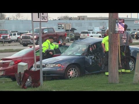 Man dies following 2-vehicle crash in Pickaway County crash