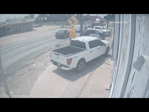 VIDEO: Train and 18-wheeler crash in Texas