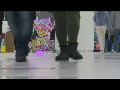 Black Friday shopping kicks off in San Diego