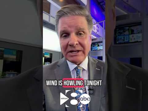High winds continue tomorrow, but die down in the afternoon. #dfw #dfwweather