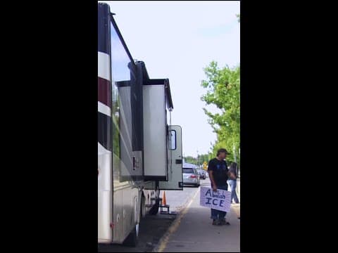 Nonprofit helps newly released immigrants take first steps back home