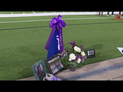 Murdered Texas cheerleader honored during playoff football game