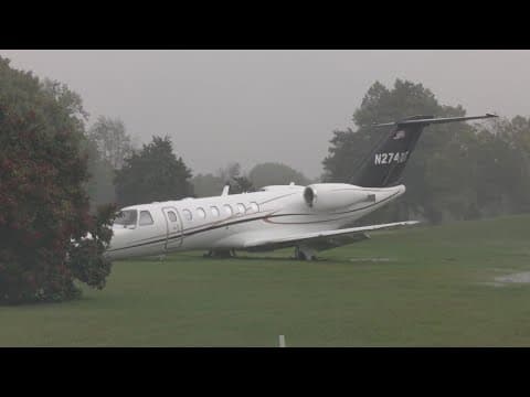 Plane ends up on 17th hole of Seneca Golf Course after overshooting runway