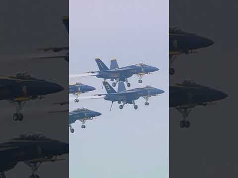 Blue Angels fly the Diamond Dirty Roll in Seattle