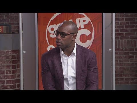 Vernon Davis hosts turkey giveaway in DC