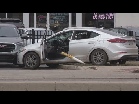 4 teens flee stolen vehicle after crash in northeast Columbus