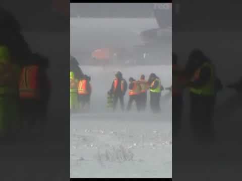 Delta plane from Minneapolis crash lands in Toronto