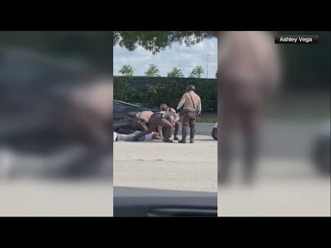 Agent for Miami Dolphins' Tyreek Hill vows to take legal action after viral detainment before game