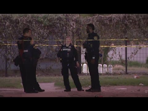 HPD: Man shoots brother, mother in northeast Houston