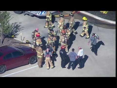 Texas crews battle fire at Fort Worth restaurant