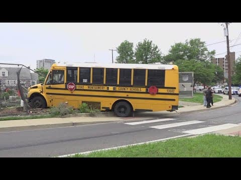 Crash with school bus leaves 4 hurt in Silver Spring