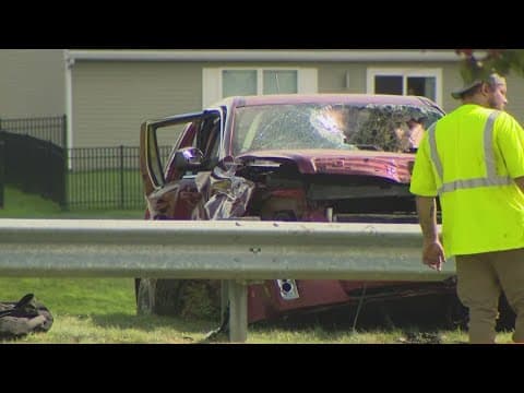 Driver dies after being pulled from crash into Greenwood pond