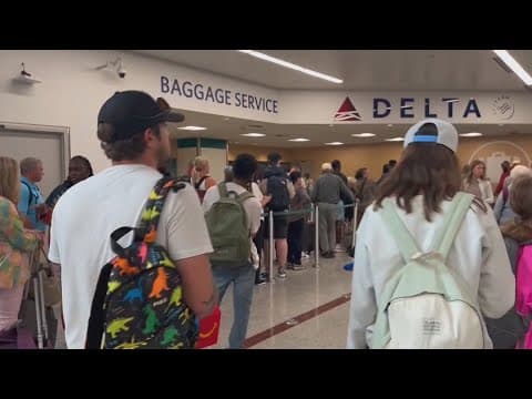 Delta Airlines passengers suing the company for refusing to feed, refund passengers with canceled fl