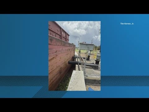 Barge hits levee near pump station in Jean Lafitte