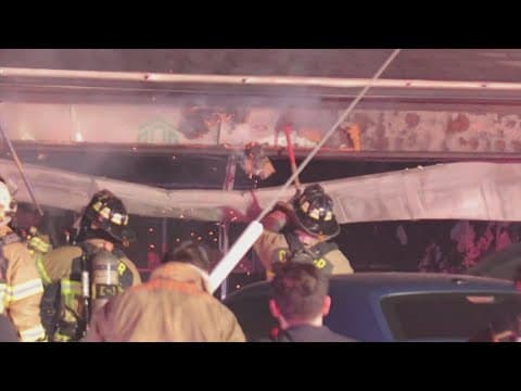 Man sets wife, himself on fire with 2 adult sons nearby in north Houston home