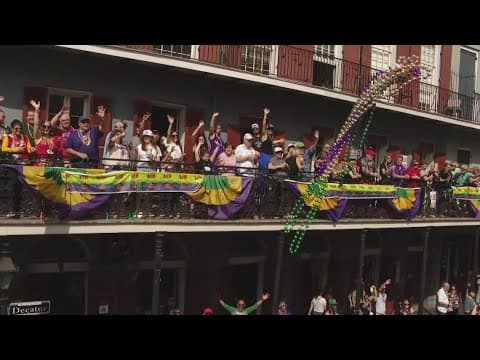 Fans flock downtown for Super Bowl parade