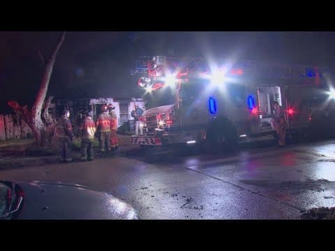 House fire burns a Fort Worth home