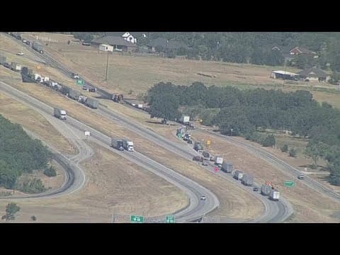 Fatal rollover crash with multiple additional injuries reported in North Texas, officials say