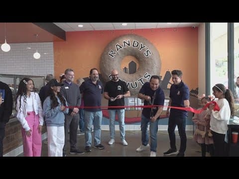 Iconic Randy's Donuts opens its newest location in Chula Vista