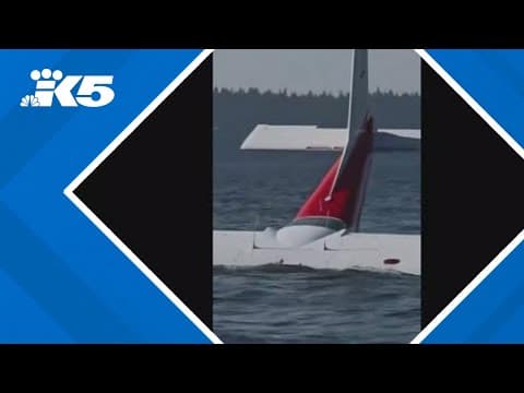 Small plane with 3 on board crash-lands near Mukilteo's Lighthouse Park