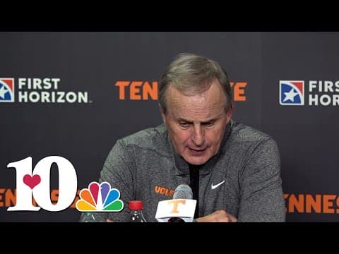 No. 2 Tennessee's Coach Barnes, players talk after defeating No. 25 Auburn, 46-43