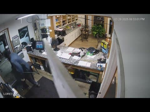 NOPD searching for burglary suspects