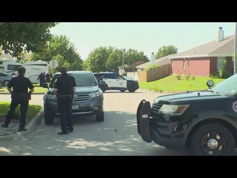 Woman barricaded after allegedly firing shots at Fort Worth firefighters, police say