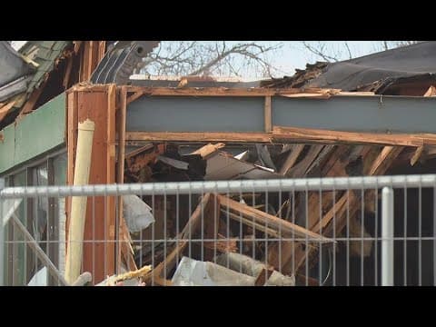 Former Speedway Burger Chef being demolished