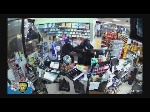Fort Worth police search for suspects in shotgun convenience store heist