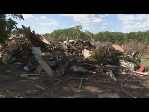 Kerrville flood survivor recounts escape as community rallies in cleanup effort