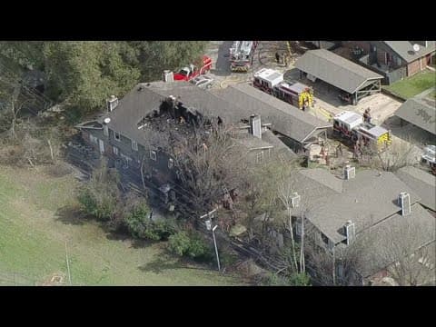 Firefighters battle fire at North Texas townhomes